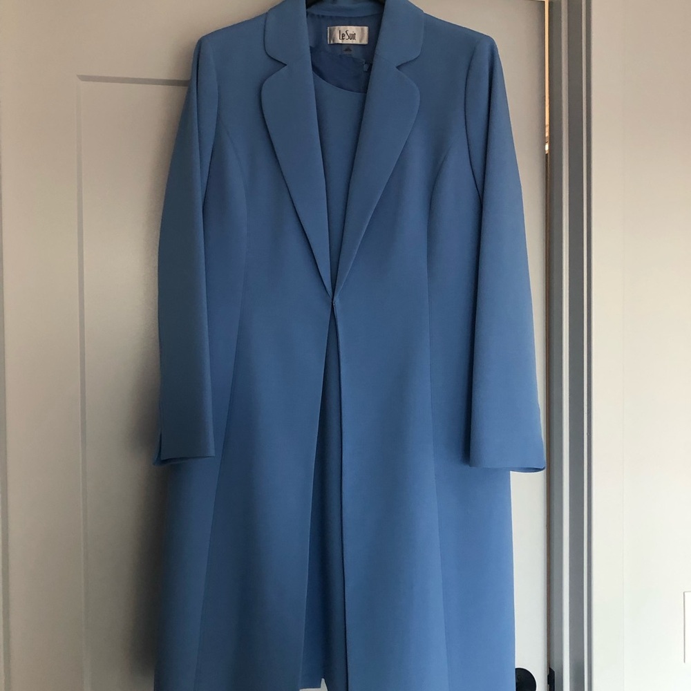 Periwinkle Le Suit dress suit set. Size 12.